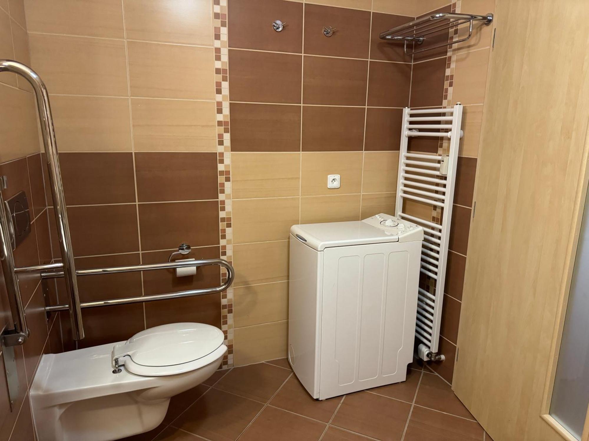 Apartment 416 In Crocus, *