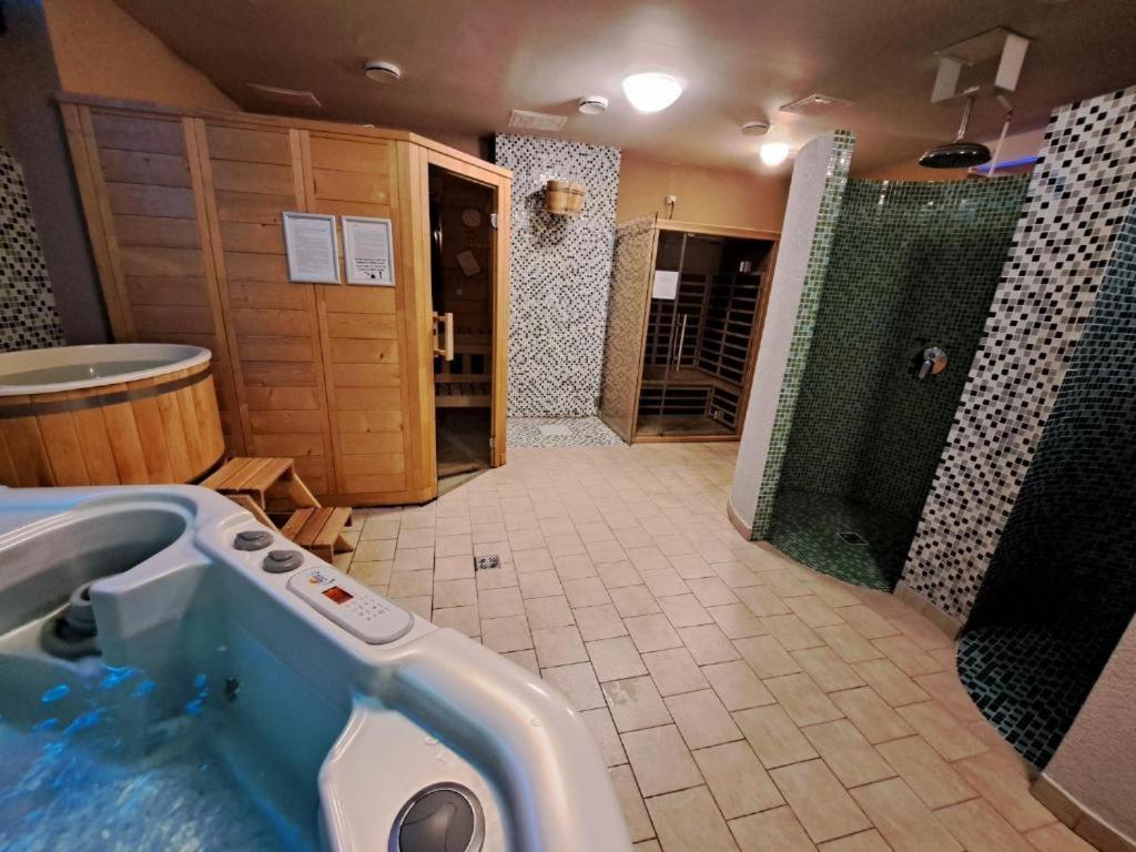 Apartment 416 In Crocus, *